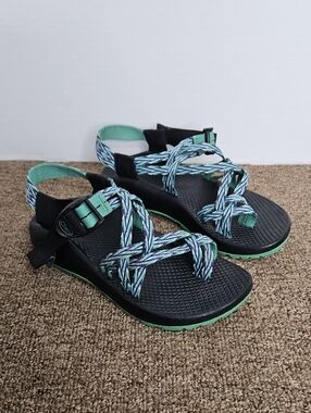 Chaco Strappy Sandals Mint & Purple Patterned Sz 5 Womens